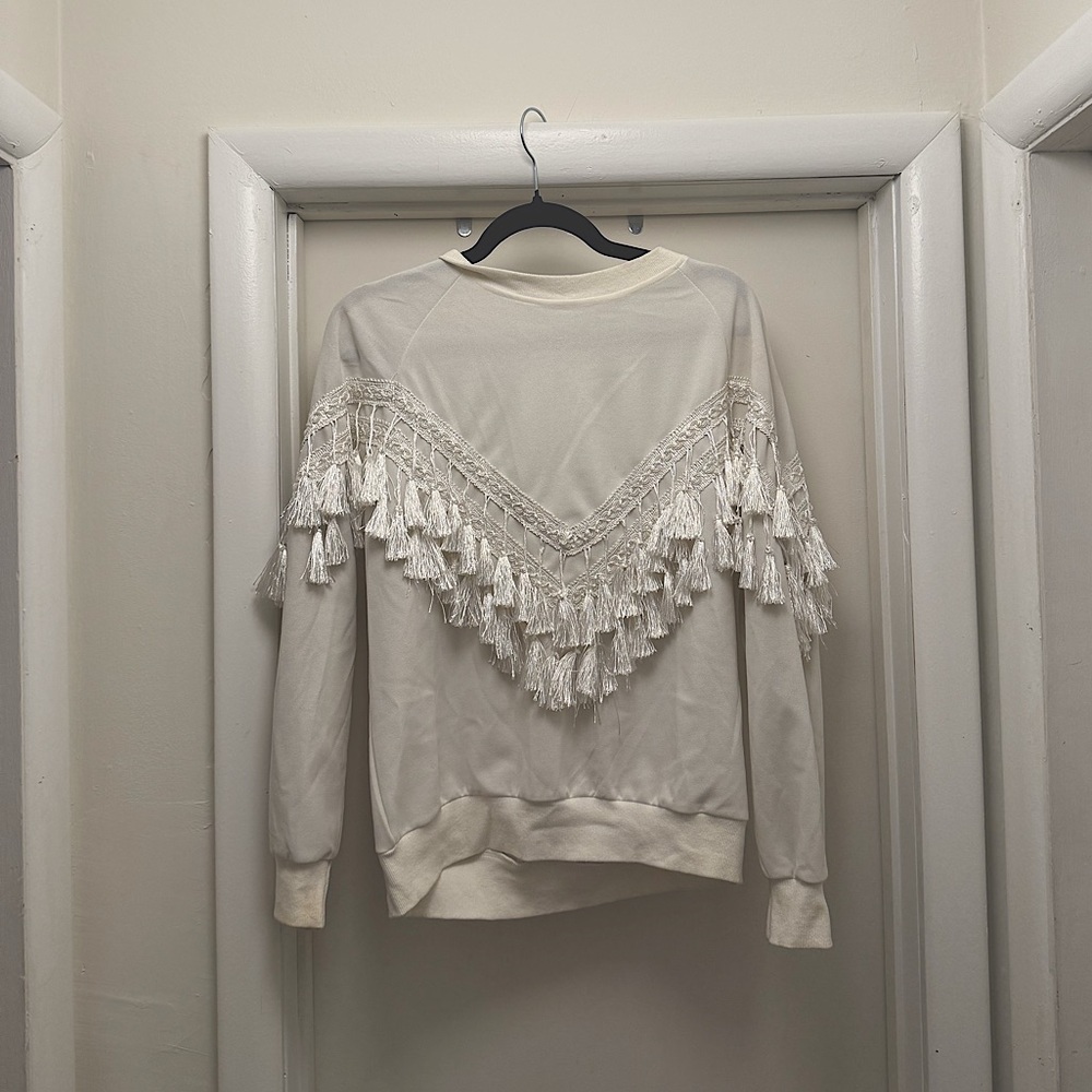 White long sleeved heavy shirt/light sweater